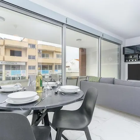 דירה Mirage 2-br In