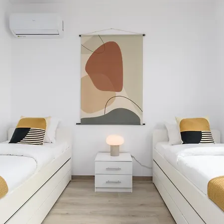 Mirage 2-br In דירה *