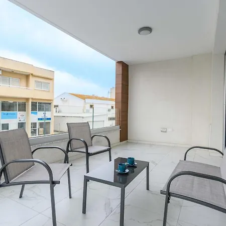 Mirage 2-br In アパート *