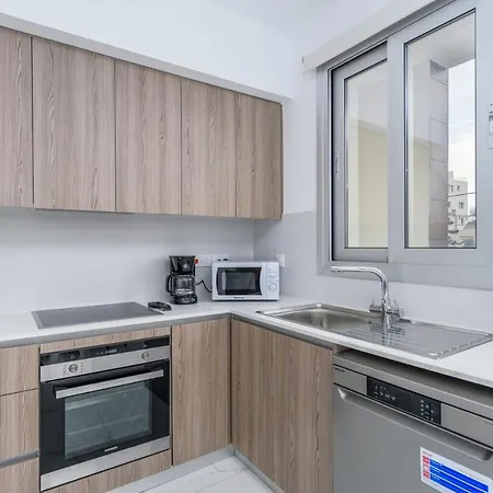 Mirage 2-br In Apartment *