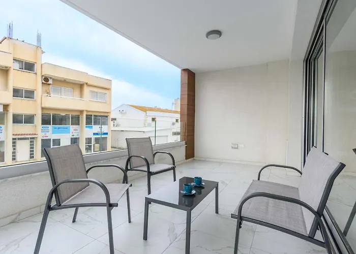 Mirage 2-br In Daire *