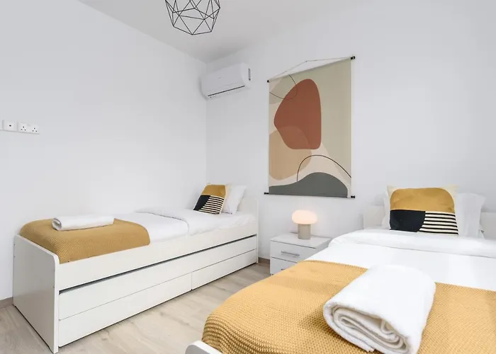 Mirage 2-br In Daire *